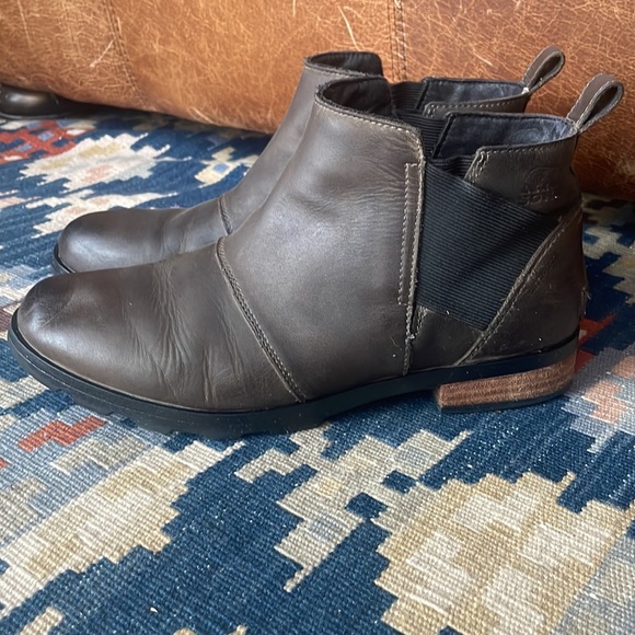 Sorel Emelie Chelsea Boots Quarry - Picture 4 of 8
